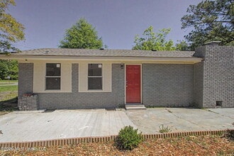 Building Photo - 1 bedroom apartment near D'Iberville