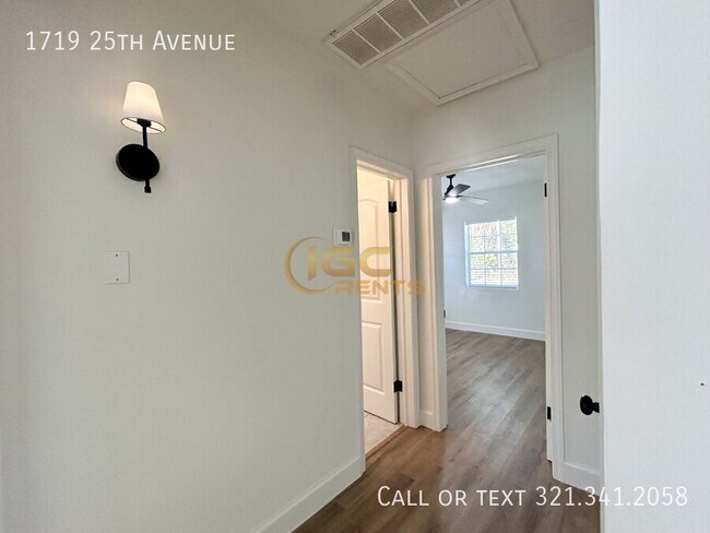 Building Photo - 1719 25th Ave