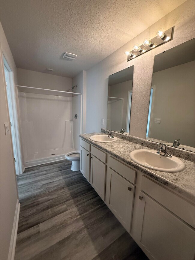 Building Photo - 4335 Redbay Ct