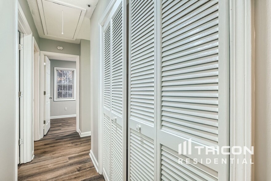 Building Photo - 350 Jamaica Cove SW