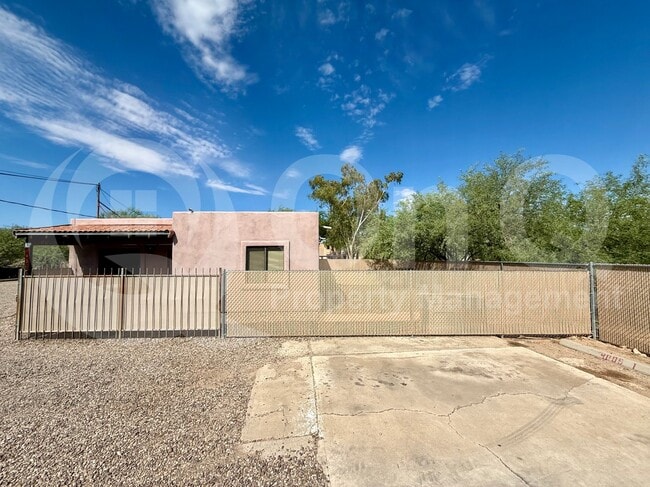 Building Photo - 4009 N Stone Ave