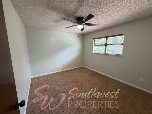 Building Photo - Spacious 3-Bedroom Home in an Established Neighborhood