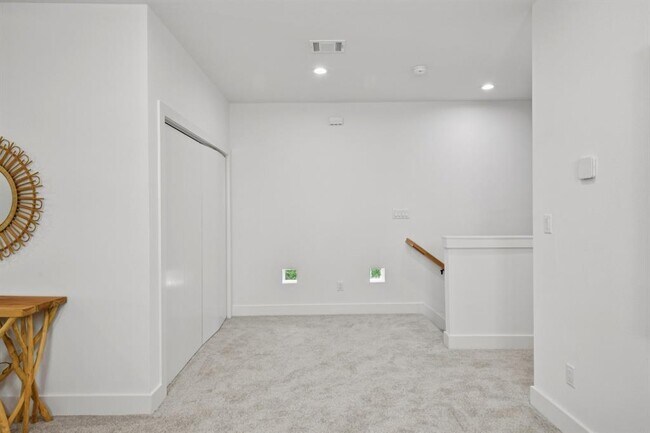 Building Photo - 6735 Liverpool St