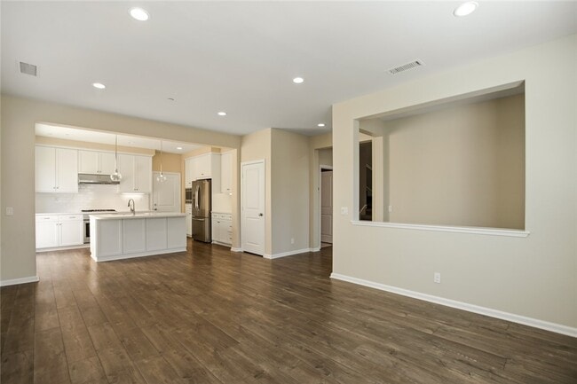 Building Photo - 55 Jade Flower