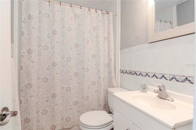 Building Photo - 1528 W River Shore Way