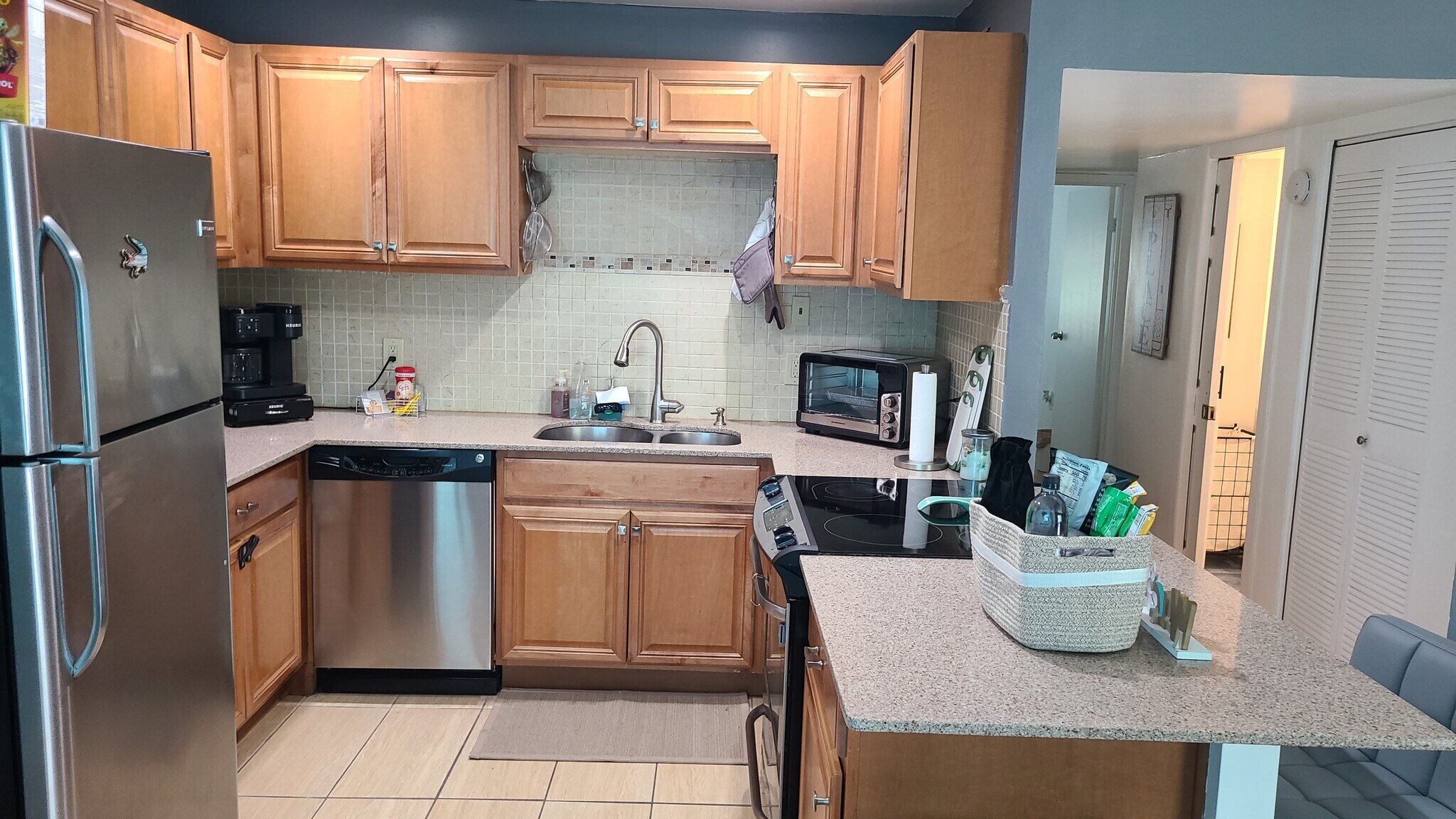 Kitchen - 205 S McMullen Booth Rd