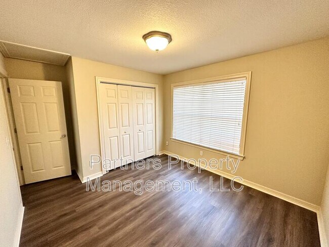 Building Photo - 1112 West Hendrix Street