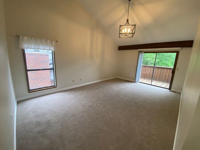Building Photo - Great Home in the Highlands 360