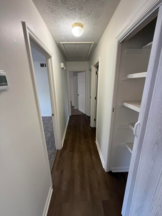 Building Photo - 909 Gregory Way