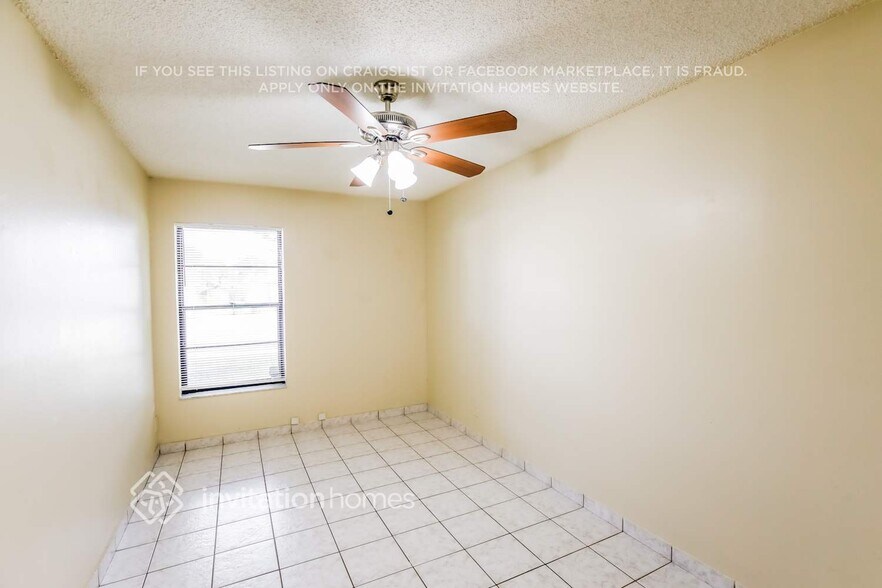 Building Photo - 4900 NW 92nd Ave