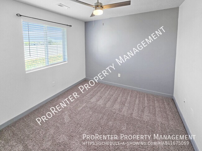 Building Photo - 1152 W Beacon Way