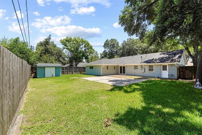 Building Photo - 9622 Fairdale Ln