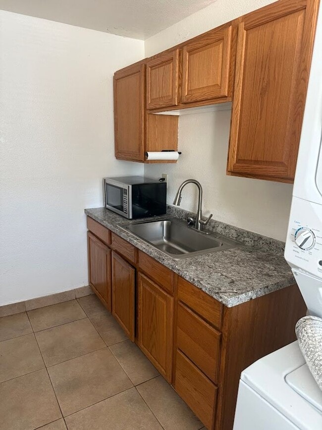 Primary Photo - Updated 2 Bed/ 1 Bath