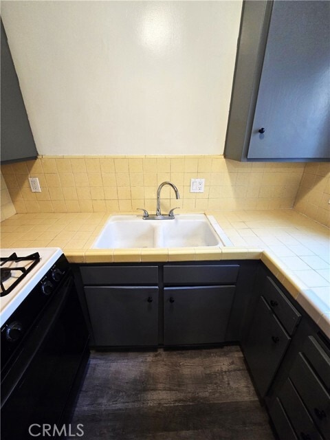 Building Photo - 911 New Depot St