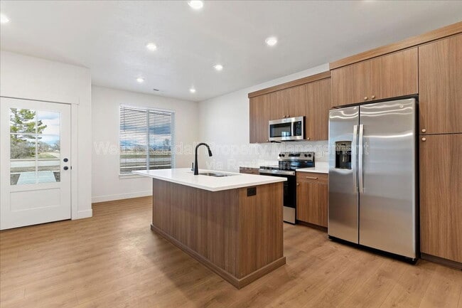 Building Photo - 56 E 1225 S