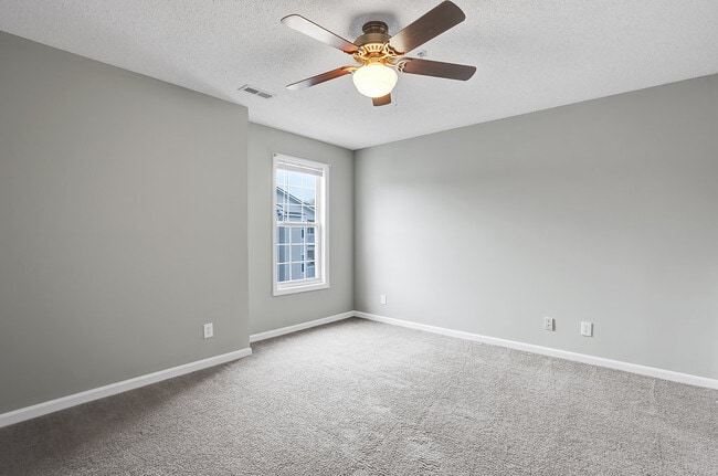 Building Photo - Cape Cottages Modern top floor unit with s...
