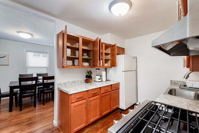 Building Photo - 9501 Upland Dr