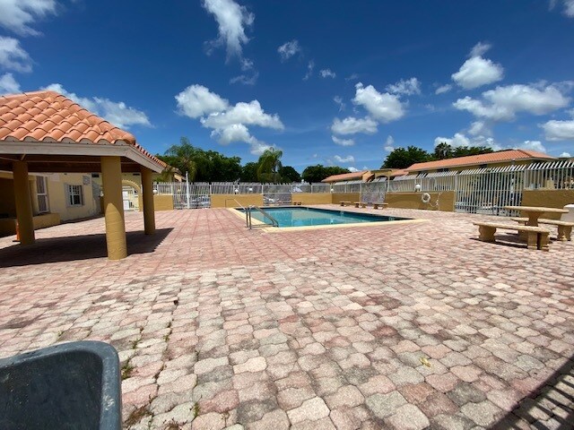 Swimming Pool - 15635 SW 74th Cir Dr