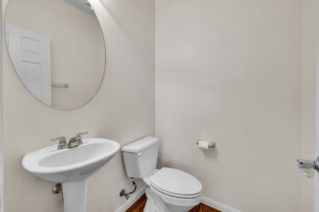 Building Photo - Modern, Guard Gated, and Close to Everything! 3-Bed Townhome Near St. Rose Parkway and Liberty Hi...