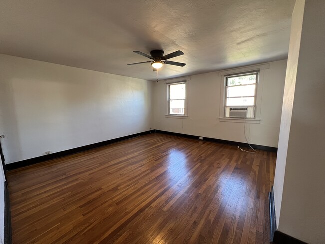 Bedroom - 1864 Jancey St