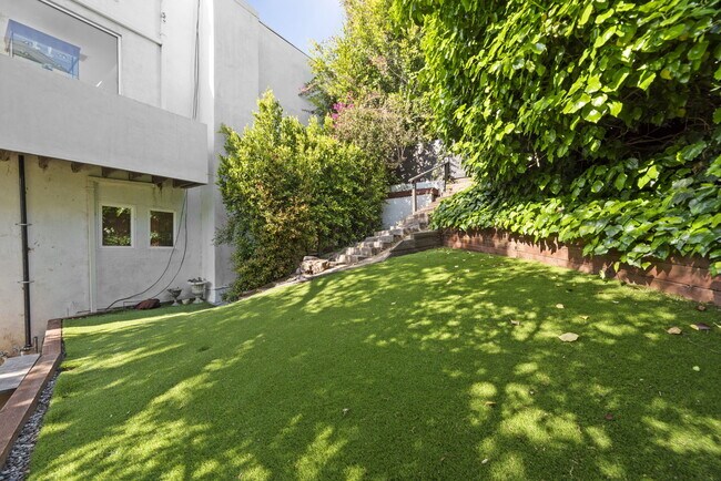 Building Photo - 641 Walther Way