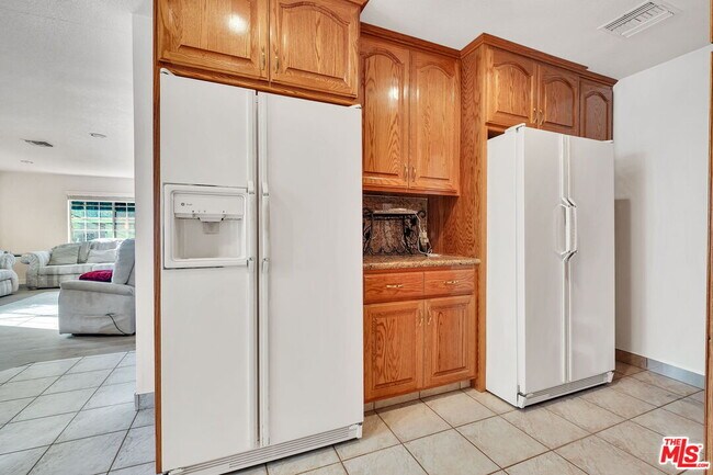 Building Photo - 7121 Arizona Ave