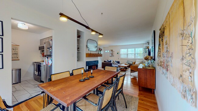 Building Photo - Beautiful 2 Bedroom Multi Level Condo
