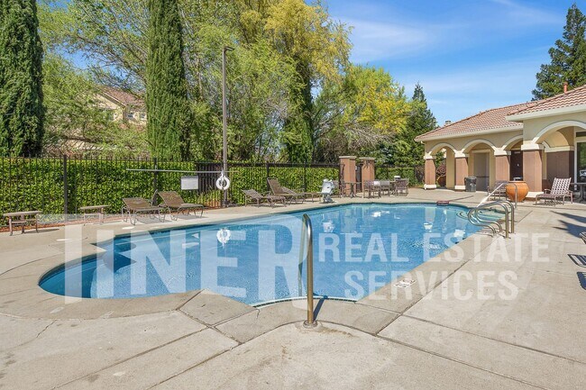 Building Photo - 50 Regency Park Cir