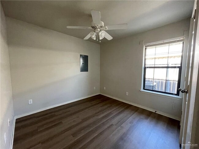 Building Photo - 15 Dora Jeanne Dr