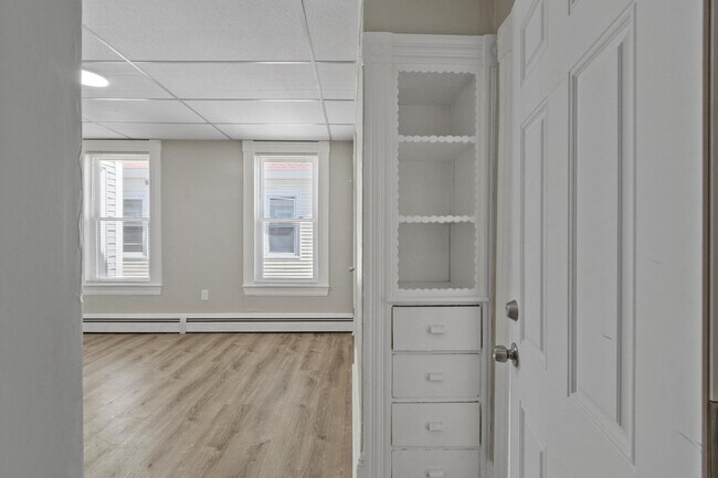 Building Photo - 140 Bailey St