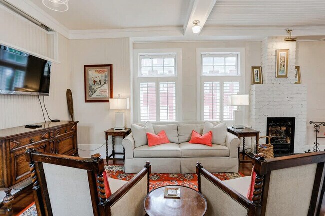 Building Photo - 916 Howard St