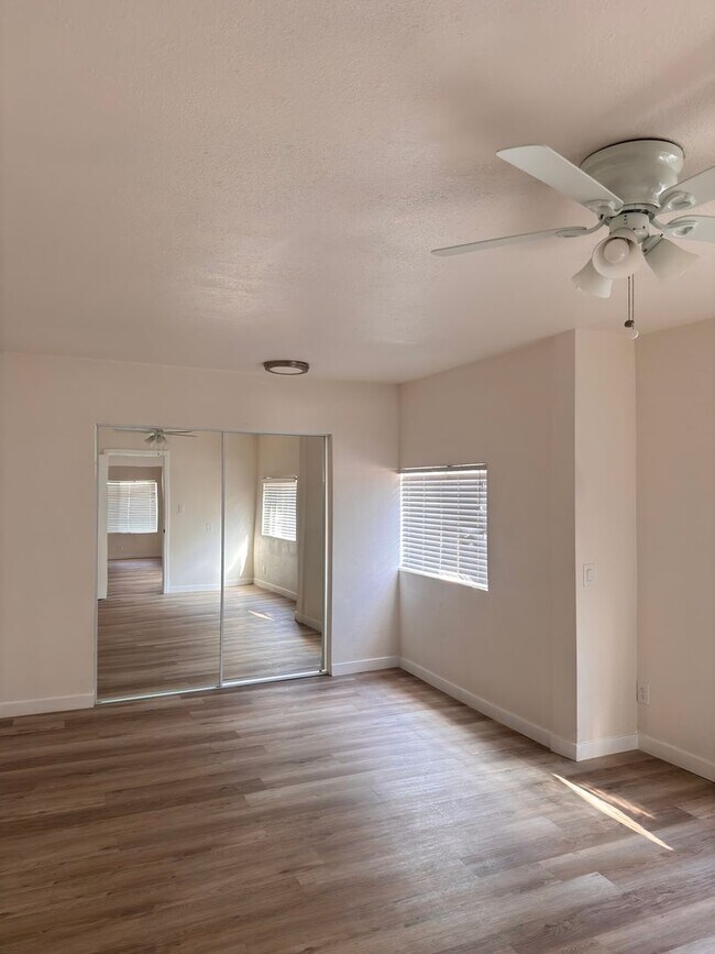 Building Photo - 1060 McFarland Ave