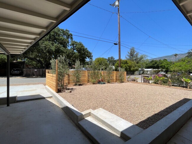 Building Photo - 260 N Alvarado St