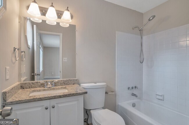 Building Photo - 2599 Fieldstone View Ln SE