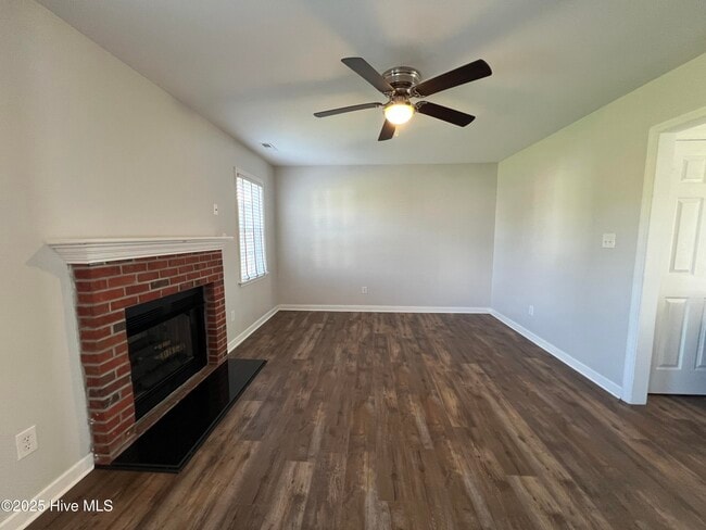 Building Photo - 104 Newhan Ln