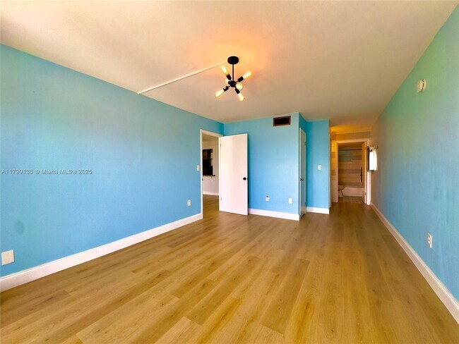Building Photo - 2233 Calais Dr