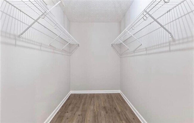 Building Photo - 934 Bay Ridge Dr