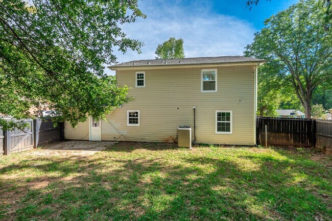 Building Photo - Spacious 3BR/2.5BA with Fenced Yard & Attached Garage in Piedmont $1,850/mo rent