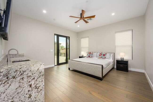 Building Photo - 8742 E Woodley Way