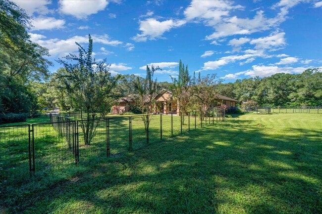 Building Photo - 3135 NE 49th St