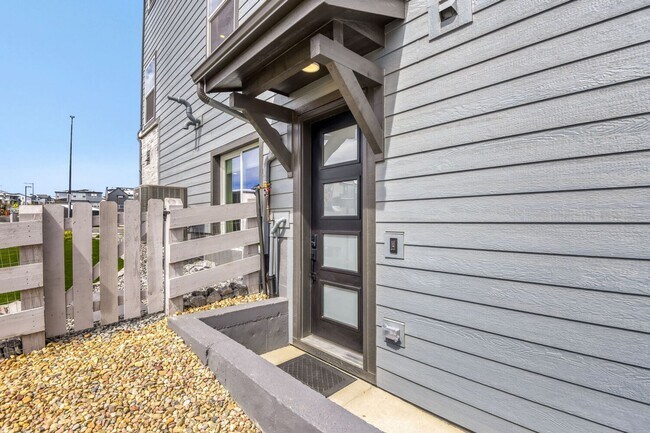 Building Photo - Brand-new residence with an ADU for rent in the highly sought-after Lyric at RidgeGate Lone Tree ...