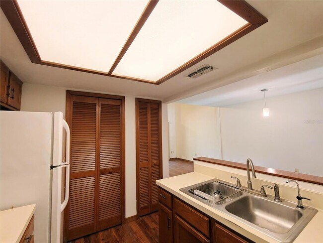 Building Photo - 830 SW 56th Terrace