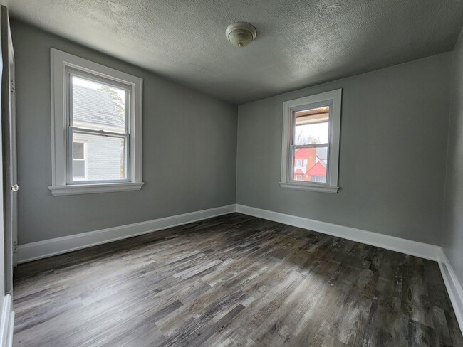 Building Photo - Lovely Home in Kennedy Heights