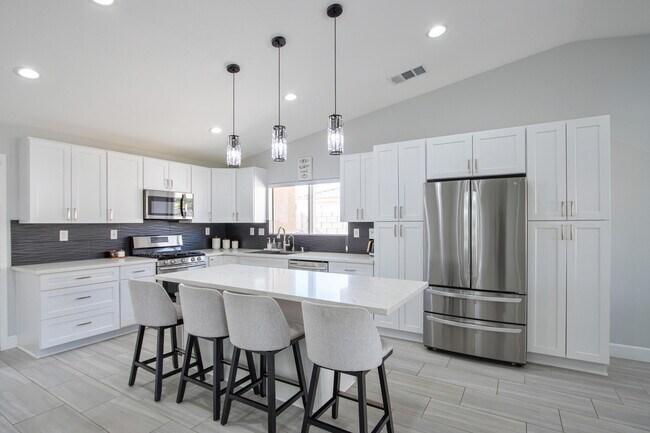 Building Photo - 81358 Avenida Blanca