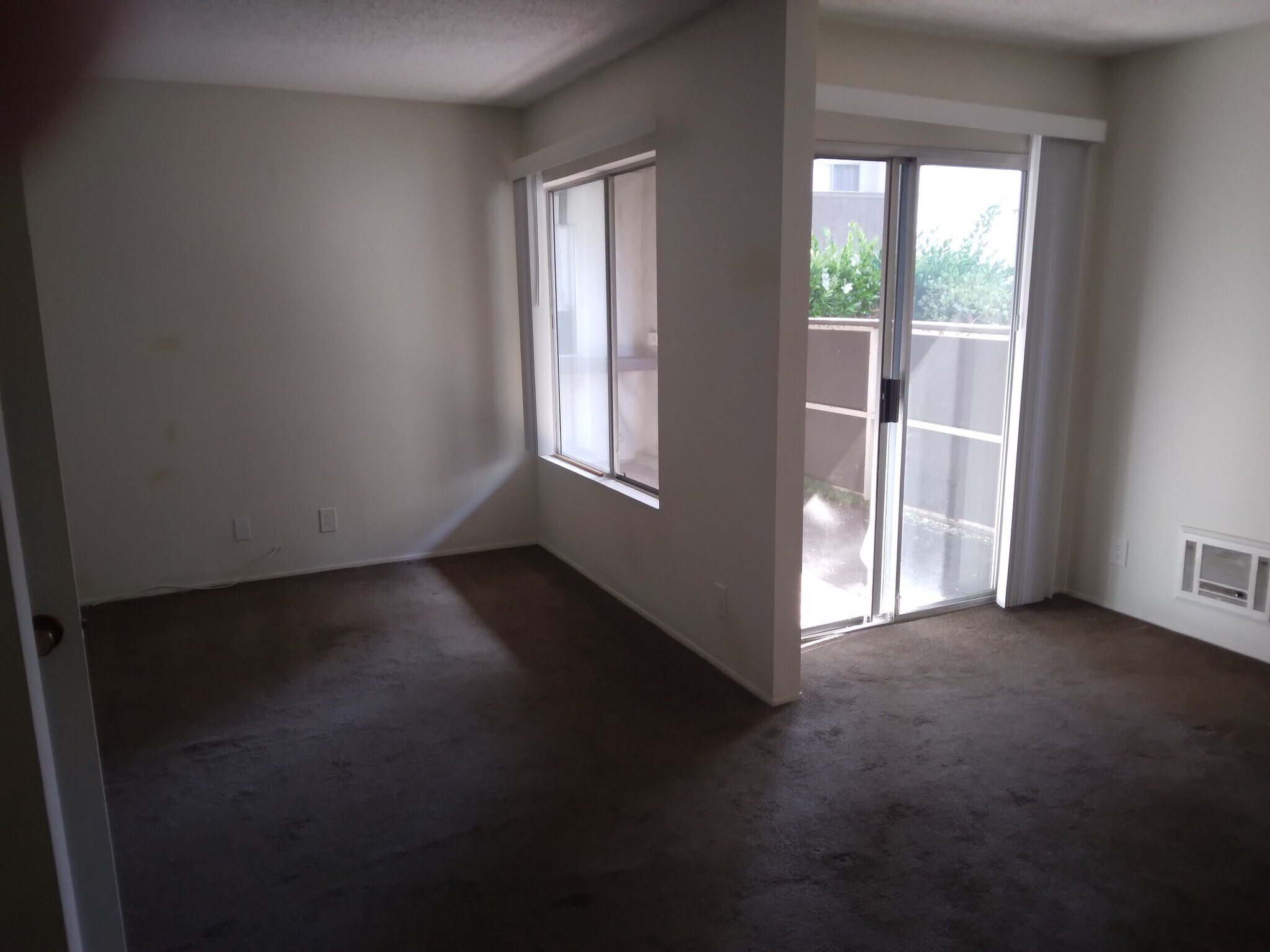 Building Photo - 1361 Caminito Gabaldon