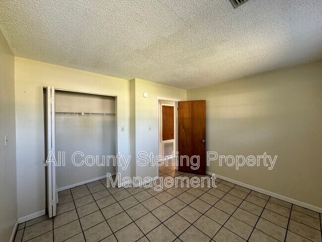 Building Photo - 159 SW Elizabeth Ct