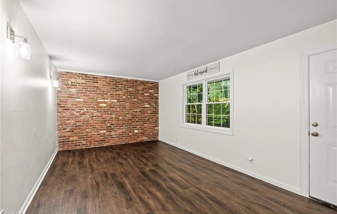 Building Photo - 372 S Cherry St