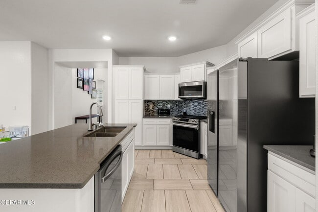 Building Photo - 908 Crystal Deer Dr