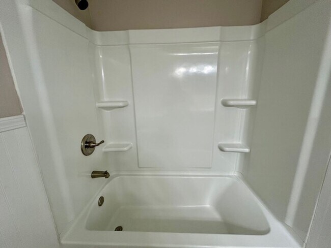 Building Photo - Welcome Home to This Beautifully Maintained Tri-Level Gem!