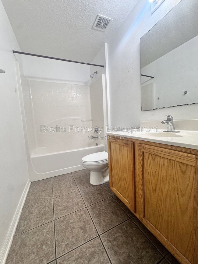 Building Photo - 5536 Sycamore Canyon Dr